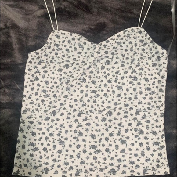 Cute tops - Picture 6 of 6